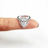 pear Cut Diamond Engagement Ring 18K white gold 