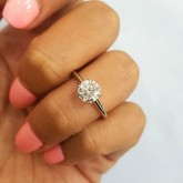 round Cut Diamond Engagement Ring 18K white gold 