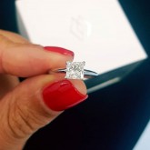 princess Cut Diamond Engagement Ring 18K white gold 